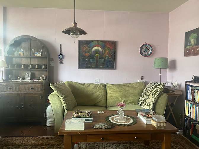 ALVARO GOMEZ's room