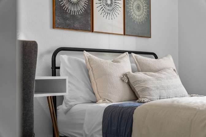 Tomic Properties's room