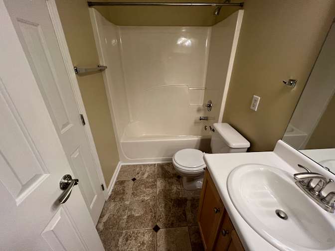 Alcove Rooms's room