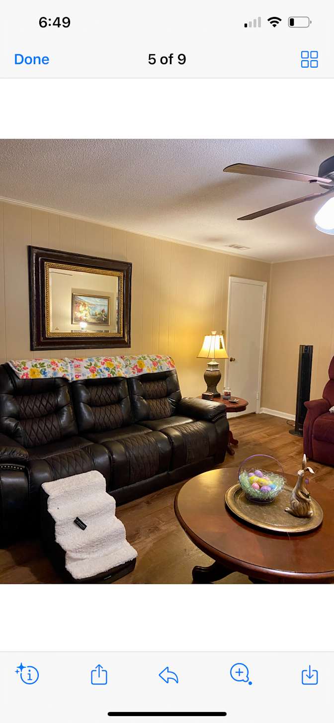 Melanie Dame's room
