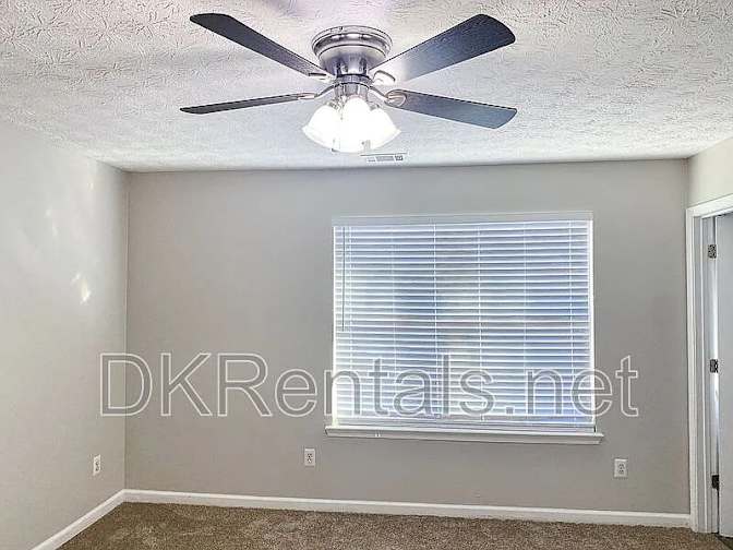 Alcove Rooms's room