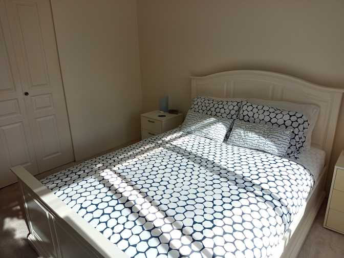 Cléo and Carl's room