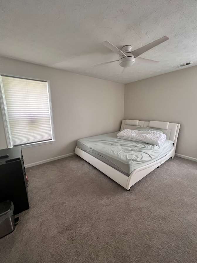 Lee's room