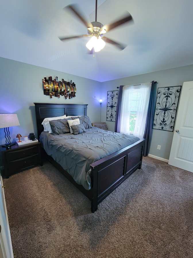 Quiet room in Union City close to the airport's room