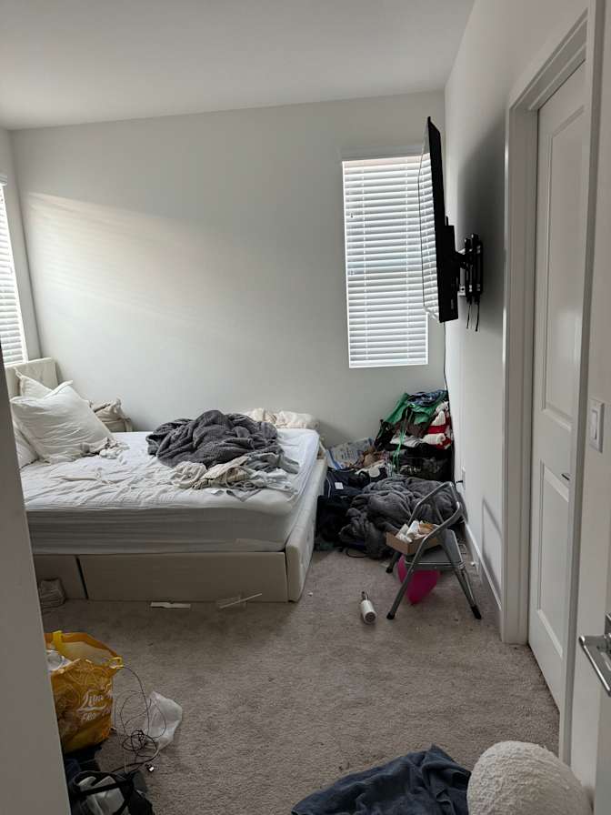 Alexis's room