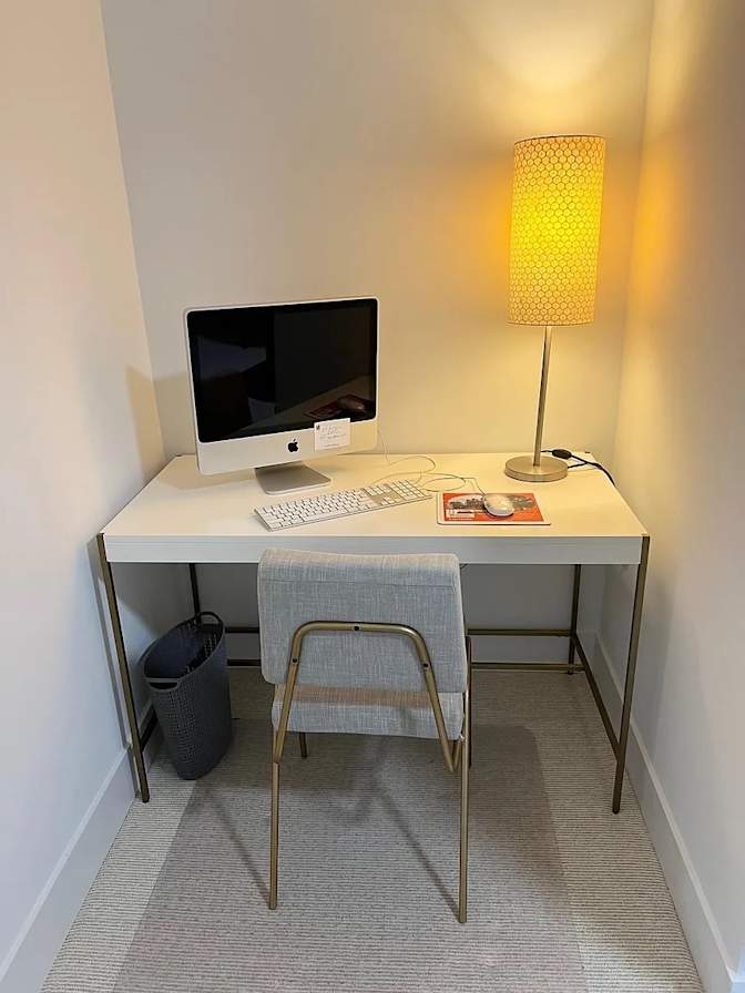 Alcove Rooms's room