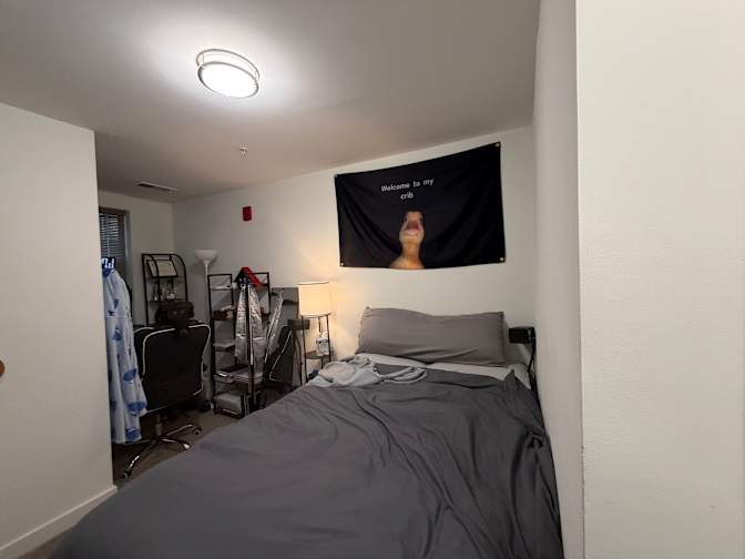 Tae's room