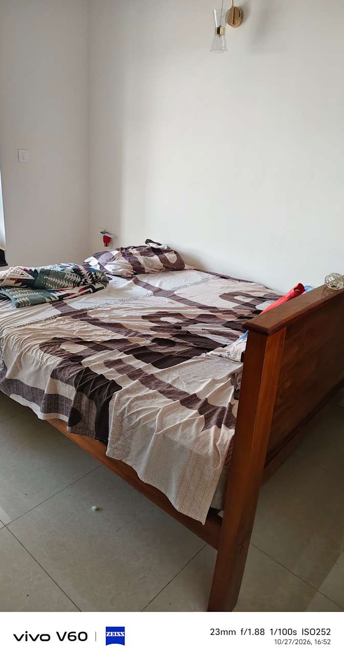Senthilkumaran Loganathan's room