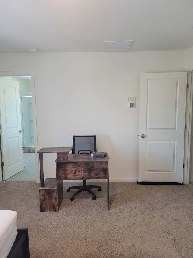 Lara M's room