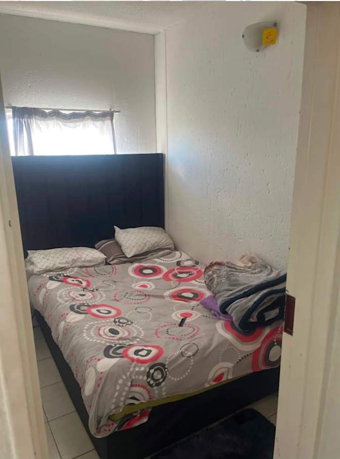 Noxolo's room