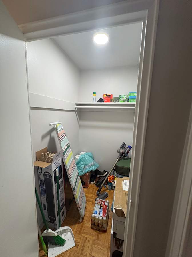 Ola's room