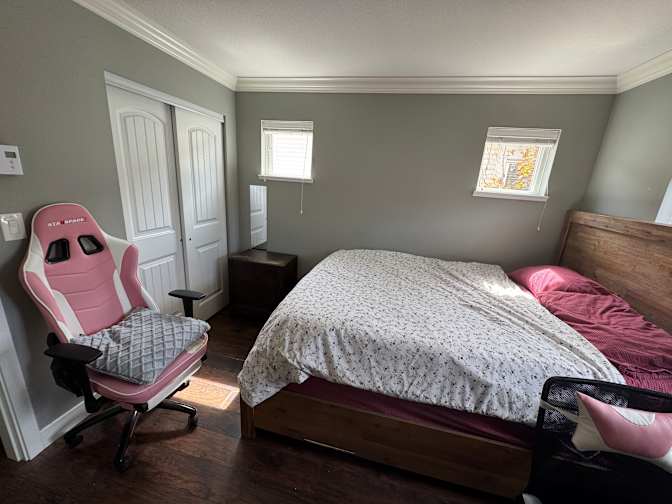 Jenapril Ramos's room