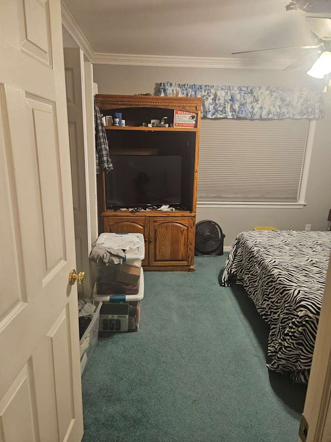 Debra L Kudrycki's room