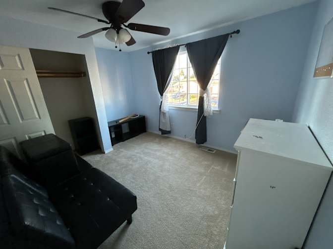 Nas's room