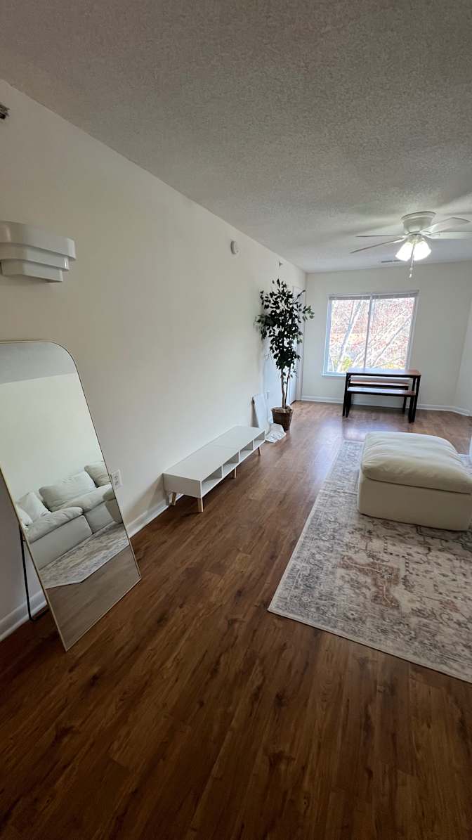 Alcove Rooms's room