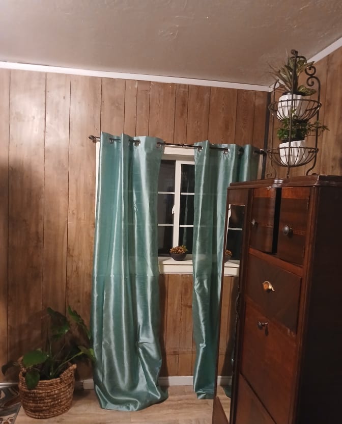 Miaamalia Martinez's room
