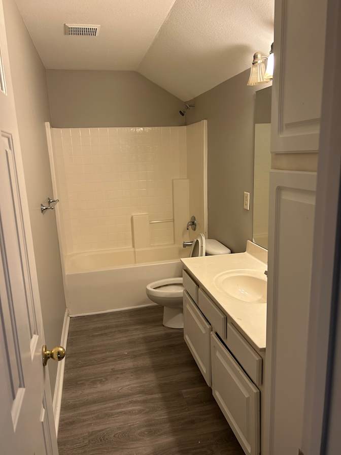 Alcove Rooms's room