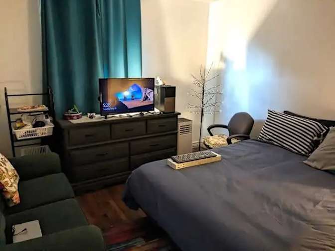 john Lawrence Bortolin's room