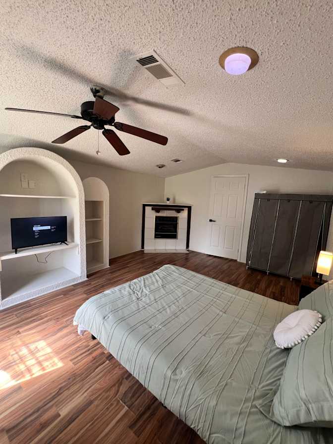 Rizing Phoenix Management's room