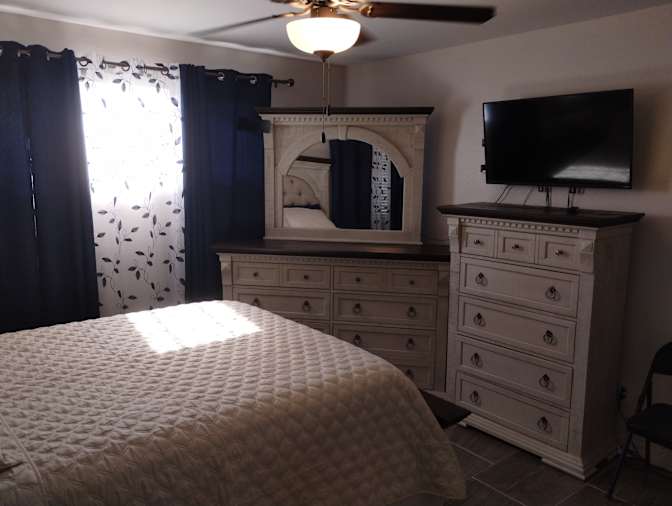 Alonso's room
