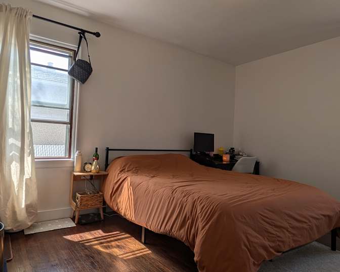 Vicky's room