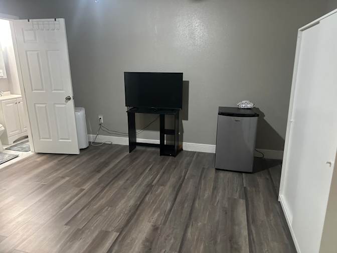 Le's room