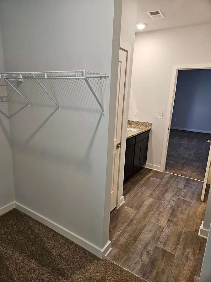 Alcove Rooms's room