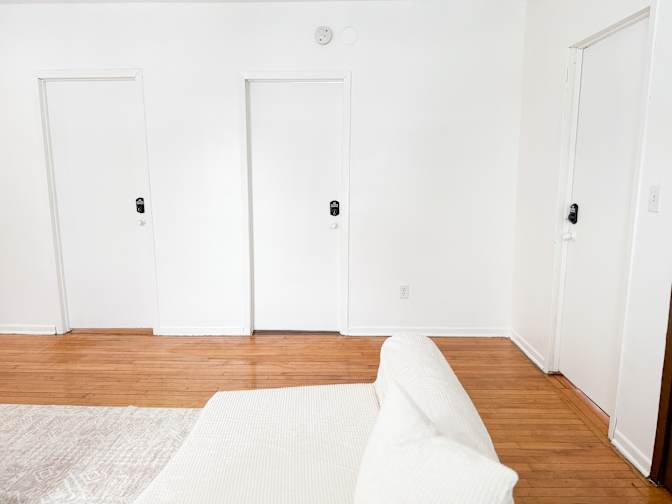 Livia Vang's room