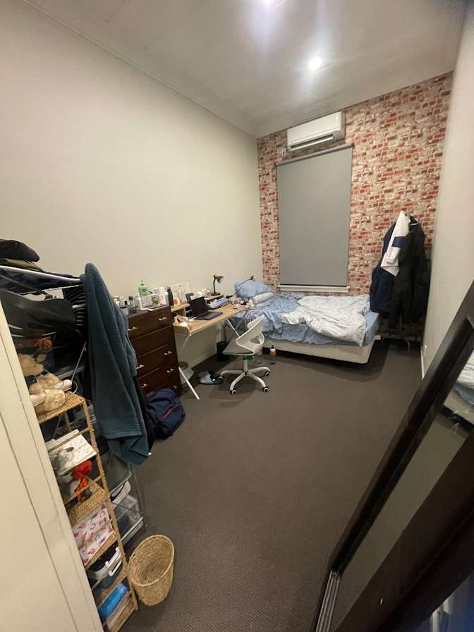 Htet Hpone's room