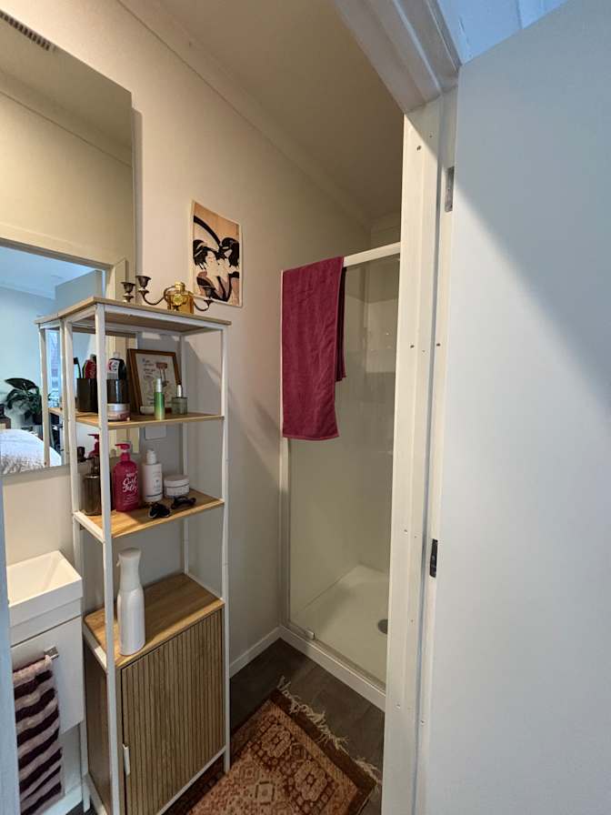 neve's room