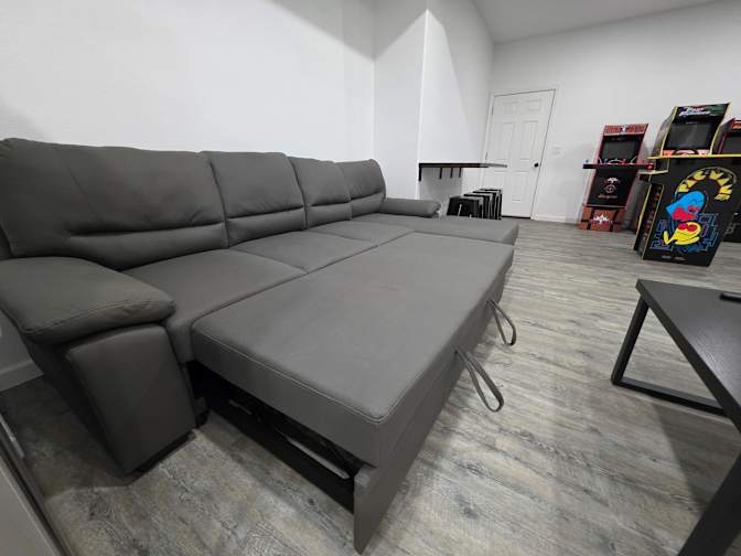 CARLOS's room