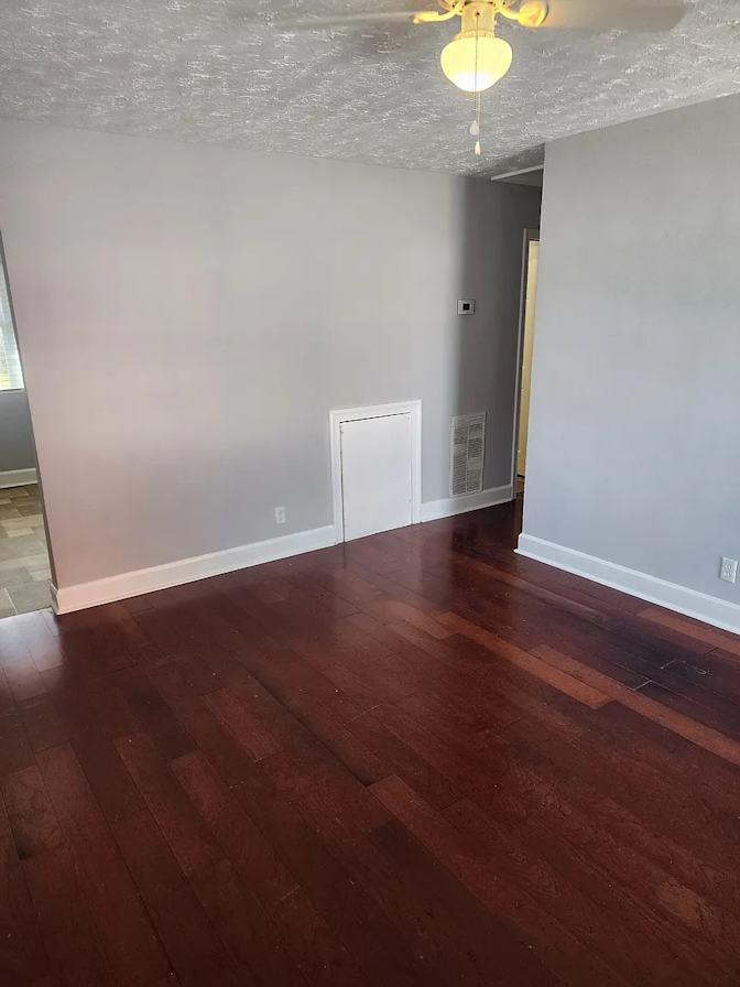 Alcove Rooms's room