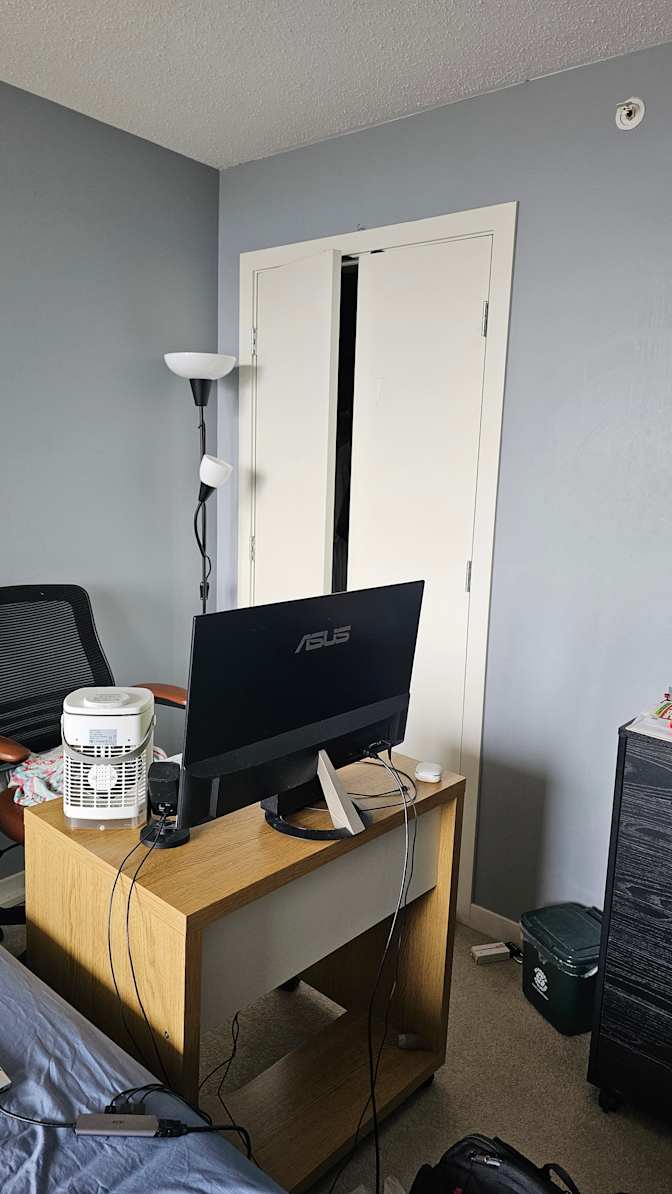 Pouria Ahmadipour's room