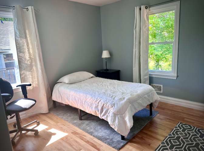 Andrea J Simms's room
