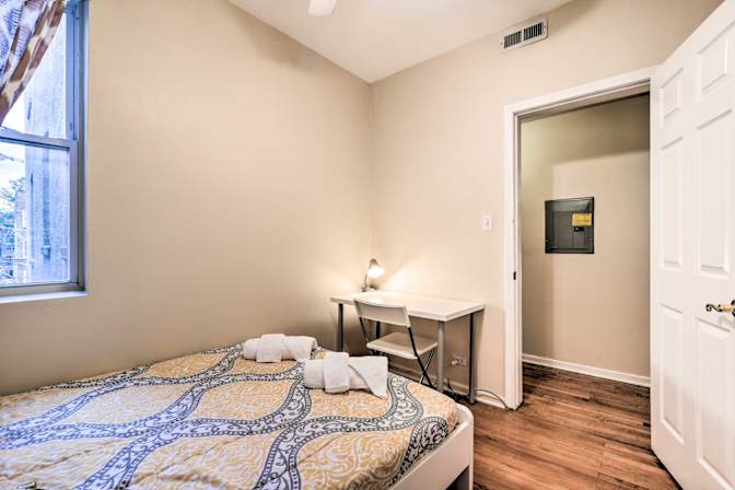 European Home - Roommate Needed's room