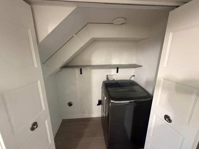 Alcove Rooms's room