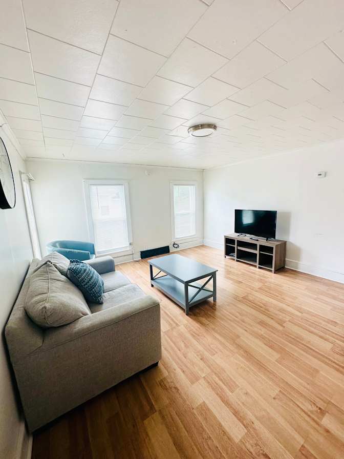Hoa's room