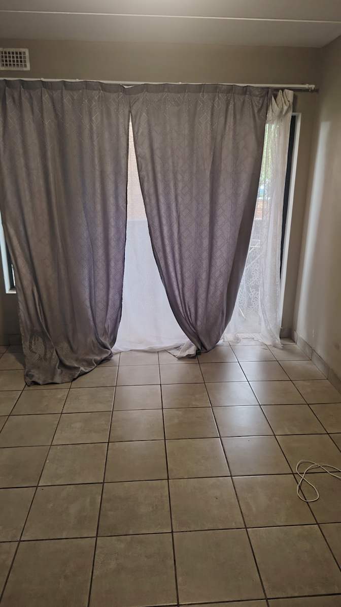 Nhlaluko's room