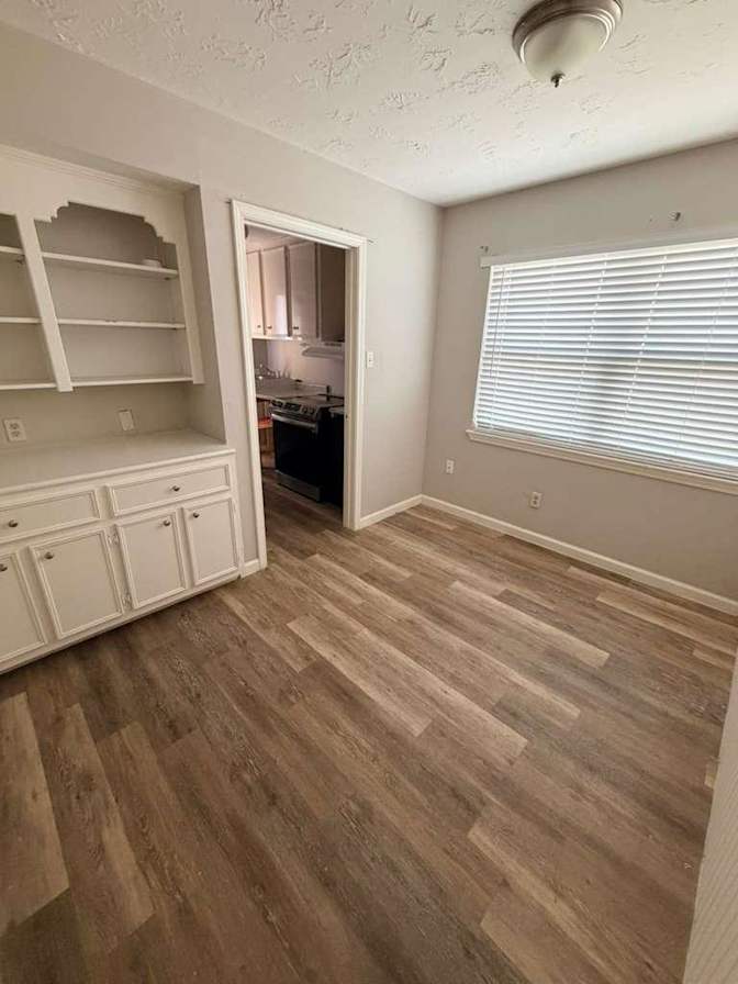 carlos's room