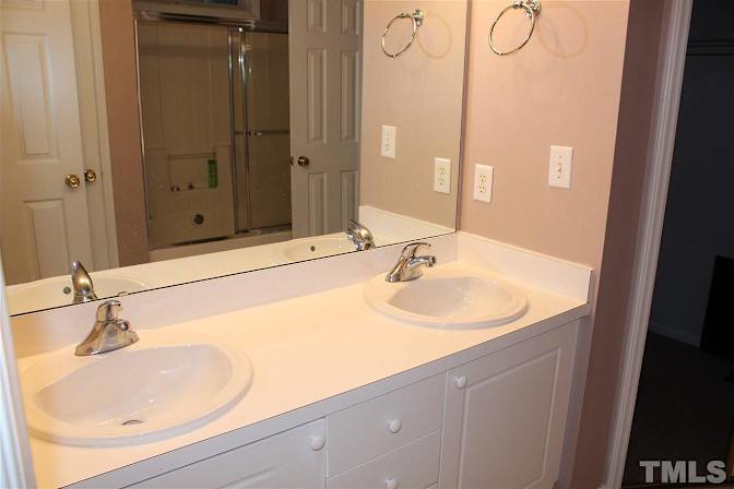 Alcove Rooms's room