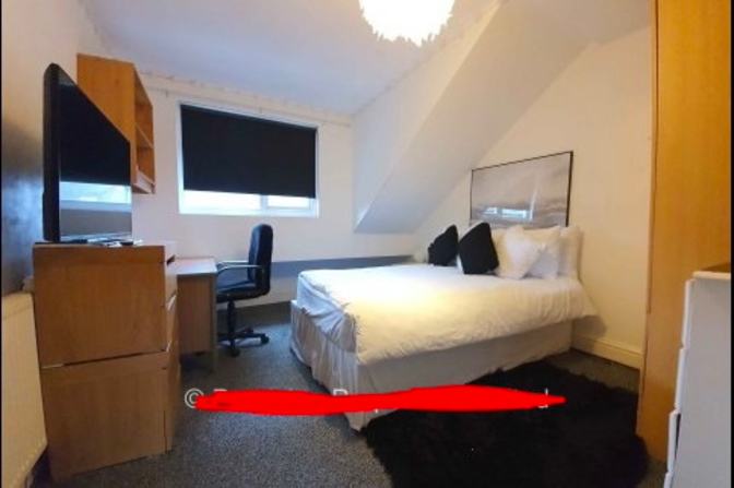 Ayse Demirel's room