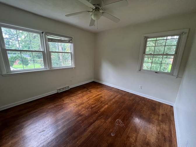 Alcove Rooms's room