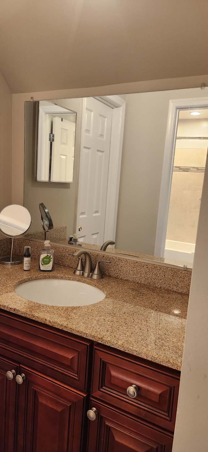 Two Rooms in Tacketts Mill - Lake Ridge, VA's room