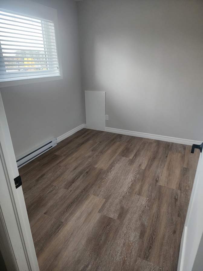Tom's room