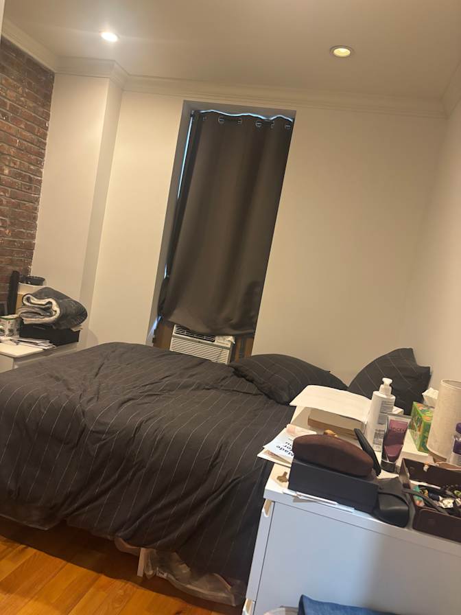 David Harris's room