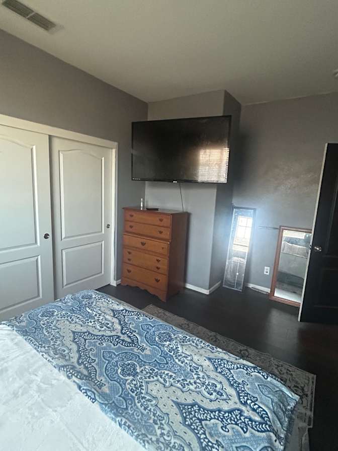 Jae's room