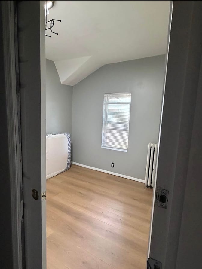 Ten's room