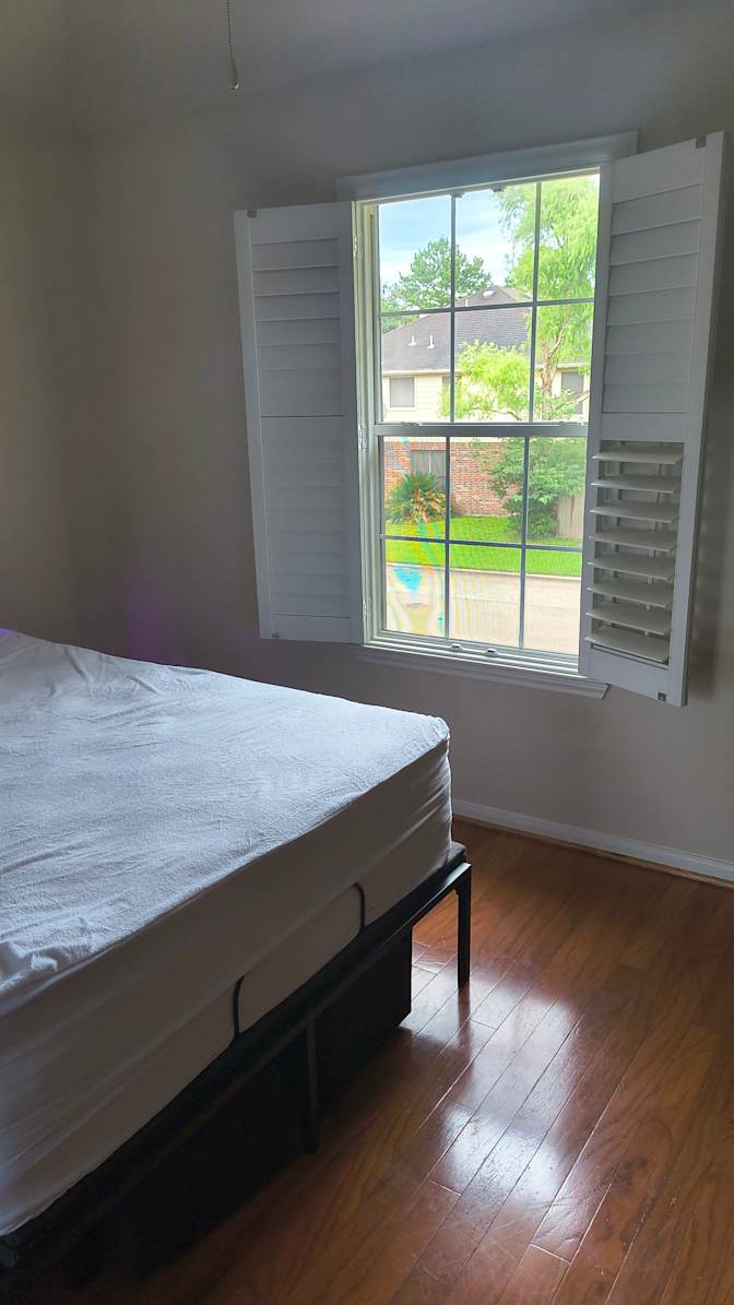 Linda's room