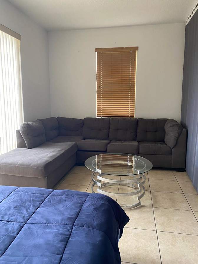 Laura Mateus's room