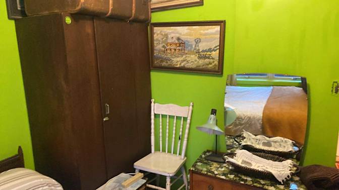Lin's room